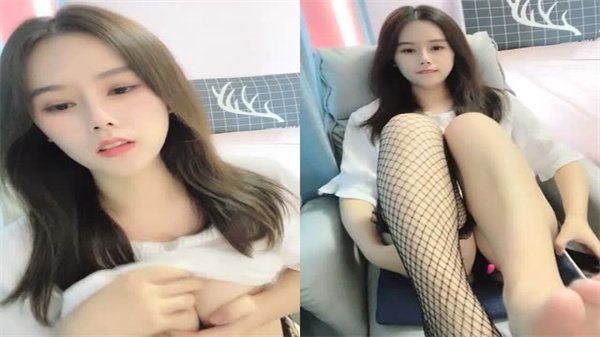 甜美气质女神，诱人身材深夜诱惑