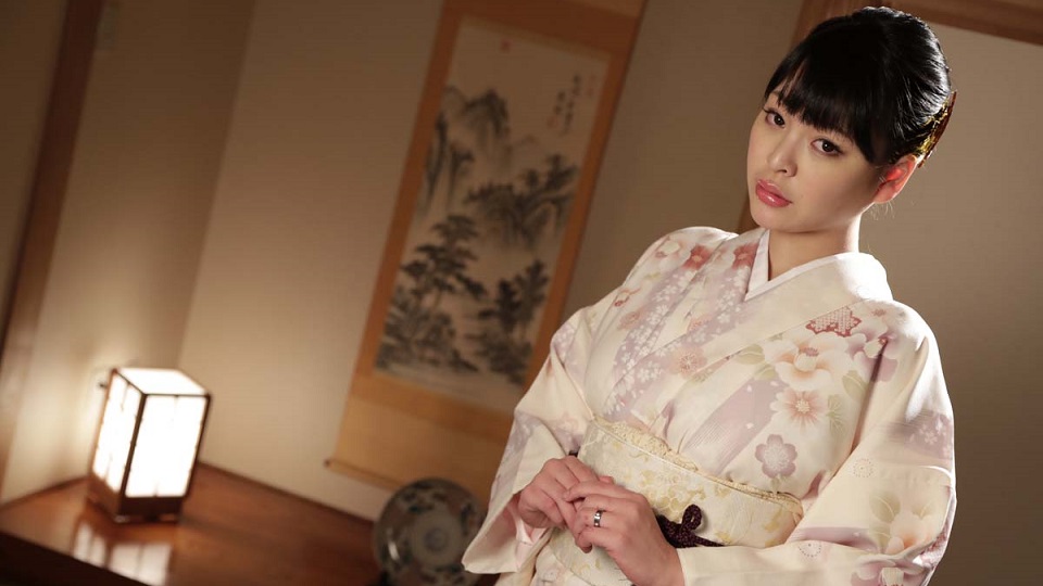 真菜果 夫よりも愛した男 ?着物からこぼれ落ちるHカップ?